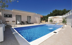 Awesome Home In Makarska